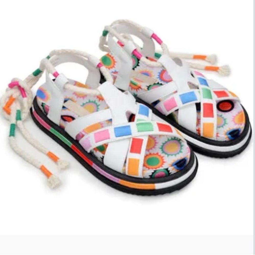 White Farm Rios - Thick Sole and Colorful Design